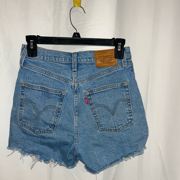 Levi's Pants - Levis Ribcage Jean Shorts size 25